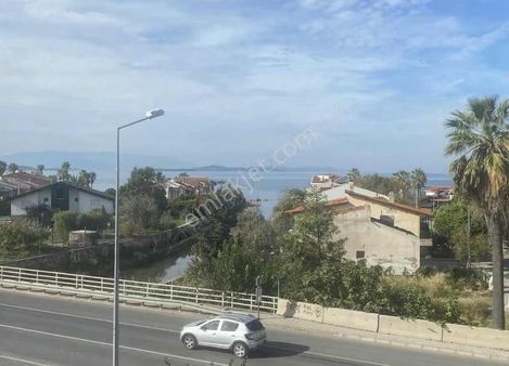 Güzelbahçe'de Satılık Manzaralı Daire