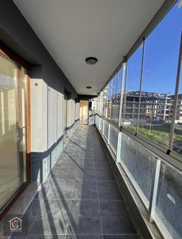 Yükselen Gayrimenkulden Yedieylülde Site İçi Ara Kat 3+1 Daire