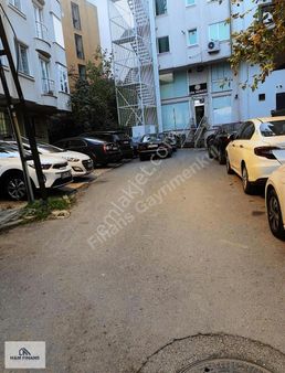 Çekmeköy Çamlık Mh De Satılık 1+1 Bahçe Katı