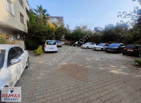 Bakımlı Geniş 3 +1 Metroya 100 M Mesafede Fırsat Kiralık