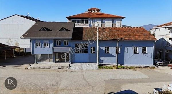 Deniz Gayrımenkulden Düzce Gümüşova Satılık 320m2 İşyeri+konut