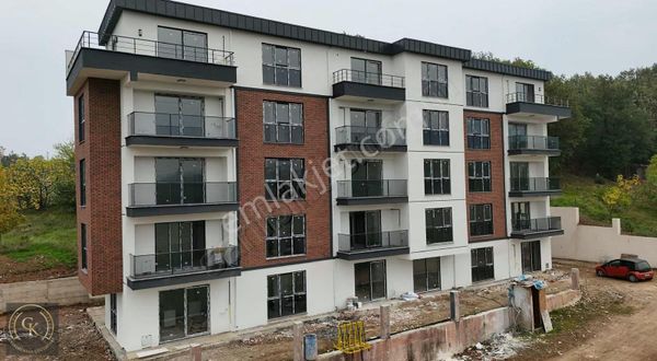 Başiskelede Deniz Manzaralı Asansörlü Düz Arakat 4+1 190m2 Daire