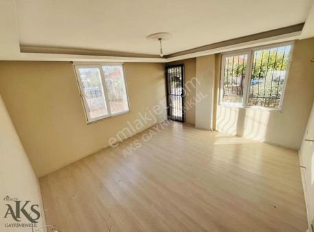 Kırtasiyecilere Fırsat Okul Karsısı Hem Daire-dükkan 3+1 160m2