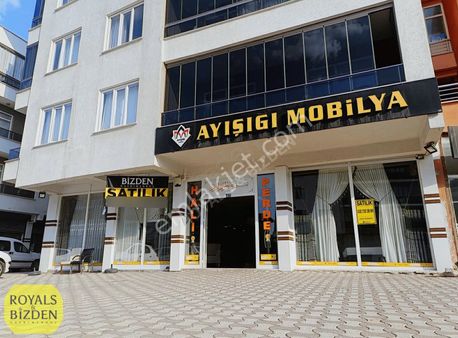 Sarıyakupta Mengene Cd Yakını 350m2 Cadde Cepheli Kiralık Dükkan