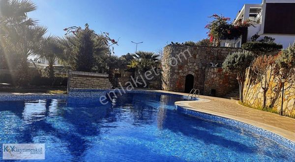 Bodrum Konacık'da Bakımlı Site İçinde Satılık 3+1 Villa