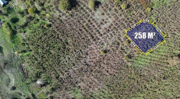 Gümüşova Merkezde Çok Güzel Konumda Satılık 258 M2 Arsa