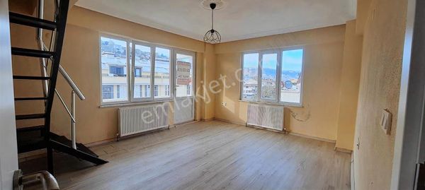 3+1 Kiralık Asansörlü Yenişehir Mah / İzmit Kocaeli