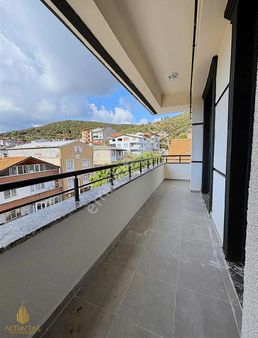 Emine Altuntaştan Çamlıtepe Mh.modern Yapılı 3+1daire