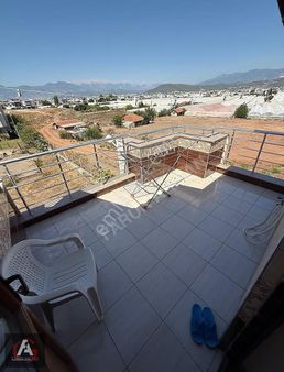 Faruk Arısandan Mavikent Villalarında Bakımlı Lüx Tripleks Villa