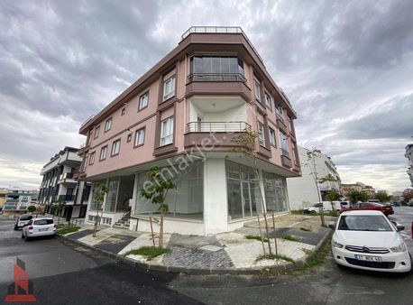 Bolluca'da Cadde Ve Yola Cepheli 3+1 Kiralık Dubleks Daire