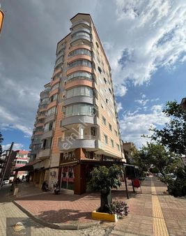 Yeşilyurt Mah. 250 M2 4+1 Satılık Daire