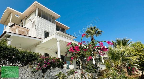 Boğaziçi Milas Doğa Ve Göl Manzaralı Tripleks Villa