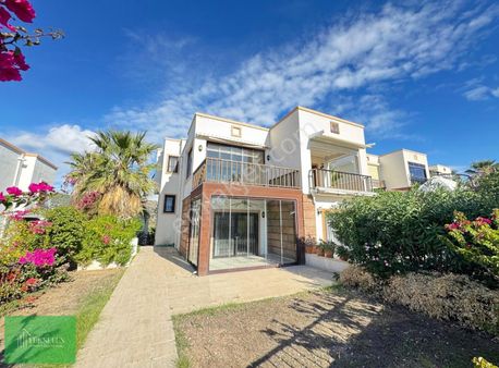 Full Deniz Manzaralı Denize 200m 3+1 Villa