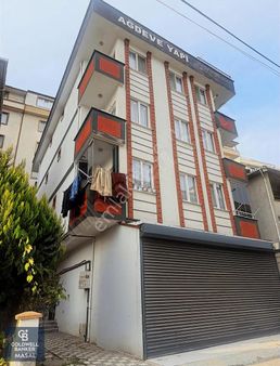 Sancaktepe Merve Mahallesi Aile Aparmanında Satılık Arakat Daire