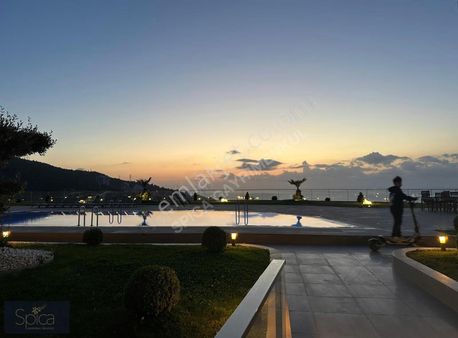 Narlıdere Vitalia'da 8.kat Teras Bahçeli Ayrıcalıklı Bir Yaşam