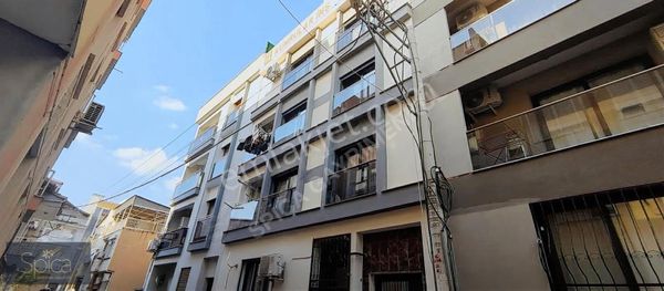 İzmir Küçük Çiğlide 3 Yaşında Modern 2+1 Dubleks Daire