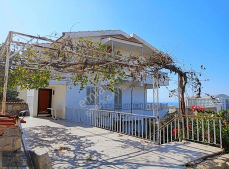 Kuşadası Türkmen Mahallesinde Dubleks Yazlık