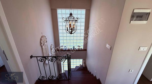 Çeşme Ayasaranda Su Sitesinde Satılık Lüks Dubleks Villa