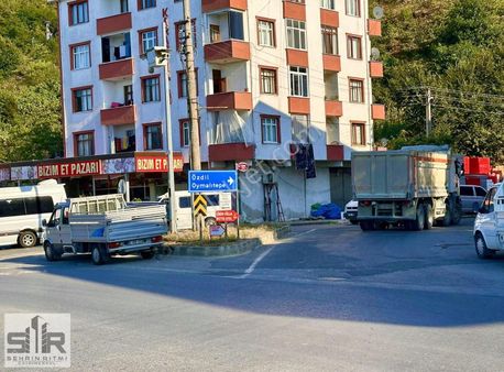 Yomra'da Satılık 8000m2 Arazi