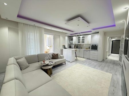 Yenifoça'nın Kalbinde, 2+1 Full Tadilatlı Modern Daire!