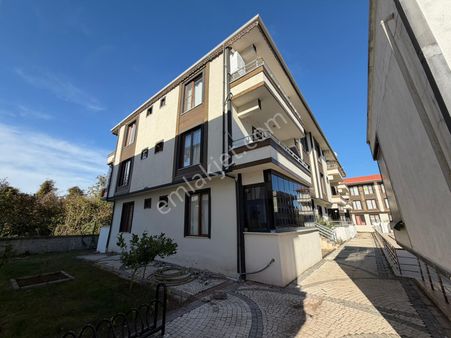 Karasuda Havuzlu Lüks Sitede Havuz Cephe Kombi+petekli Satılık 1+1 Daire