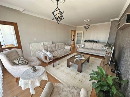 Altıağaç Tokilerde Borçsuz Yüksek Katta Manzaralı Full Yapılı 3+1 Satılık Daire