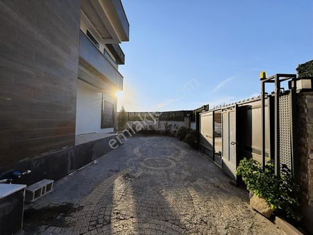 Ayalp Gayrimenkul'den 5+1 - 625 M² Satılık Villa