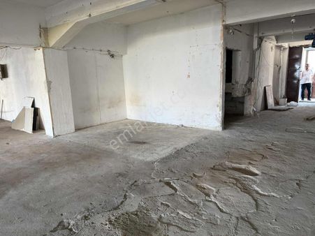 Çobançeşmede İmalata Uygun 400m2 İşhanında İskanlı