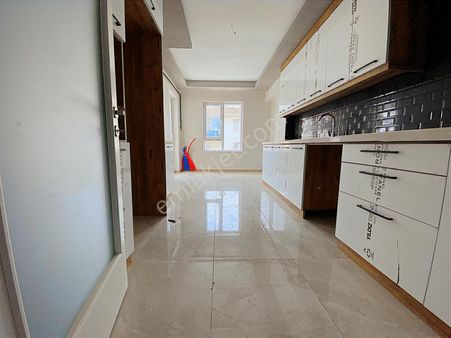 Akşemsettin'de Sıfır 2 Katta Asansörlü Ön Cephe E.banyolu Daire