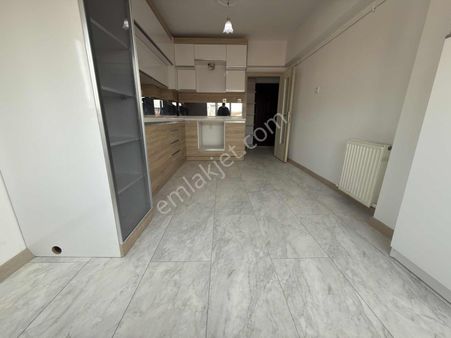 Çetin Emlaktan Malazgirt'te 3+1 3 Ara Kat Geniş Ful Yapılı Daire