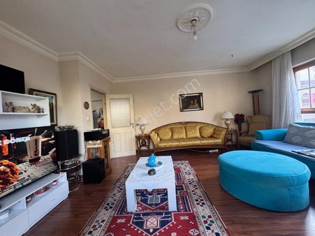 *aktepe Mh. 472 Sk. 4+1,asansörlü,geniş Oda,salon Ve Mutfak