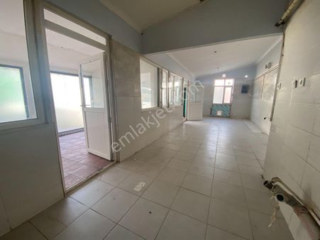 C21 İz Mehmet Çakar'dan Çark Sanayi İçi Kiralık Dükkan