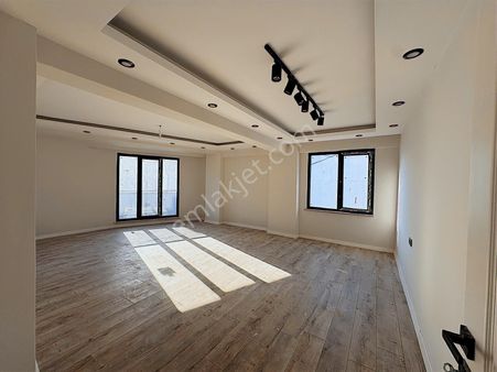 Şehir Merkezinde 179 M2 Dublex Daire