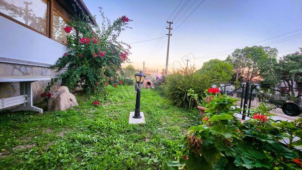 Era Angel'dan Cunda Adasında Deniz Manzaralı Satılık Villa