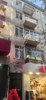 Pendik Çarşı Merkezinde 23 Nisan Cad Üzerinde Geniş 2+1 Satılık