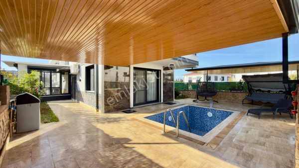 Müstakil Havuz-otopark- Bahçeli-ebeveyn Banyolu - Ayrı Mutfaklı 3+1 Villa - Yazlık