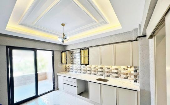 S.içerisinde Cadde Üzerinde Arakat Ultra Lüks 2+1 Daire Fırsatı