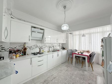 Topçuoğlu Cami Civarnda İçerisi 0 Yapılı Fırsat Geniş 3+1 Daire