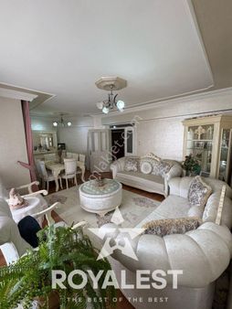 Royalest'ten Karataş'ta Tramvaya Yakın Site İçi İskanlı 3+1