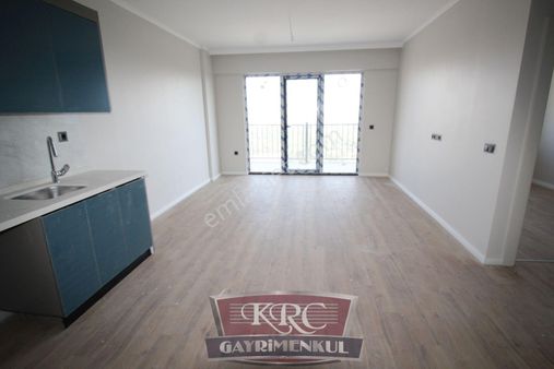 Krc'den Akşemsettin Mahallesinde Full Yapılı Site İçi 2+1 Kiralık Daire