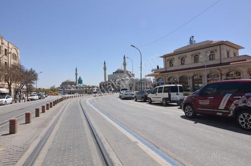 Talha Tozduman'dan Mevlana Türbesi Cepheli 15m2 Kiracılı Dükkan