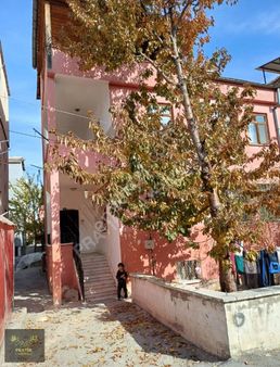 Pratikden//eskişehir Bağları Danişment Mah De Satlık Müstakil Ev