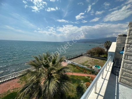 Akçay İkizçay Denize Sıfır Satılık Yazlık Villa