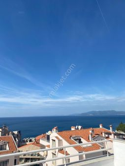 Nezih Bir Sitede Deniz Manzaralı 3+1 Çatı Dubleks Daire