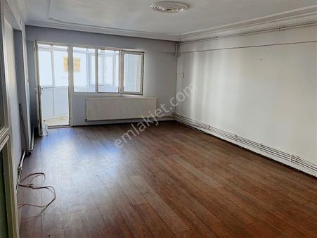 Yeşilyurt Polat Caddesinde 3+1 120 M2 Satılık Daire