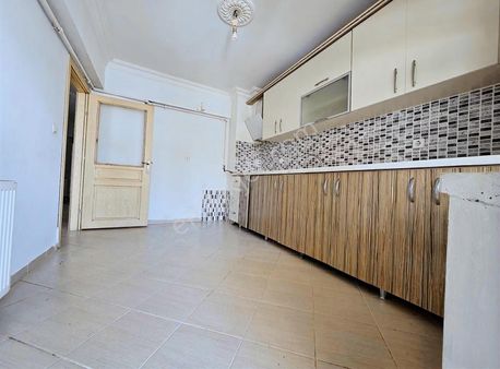 Ahimesud Bulv. Süvari 2'de Köşe Başı 3+1 Geniş M2 Satılık Daire