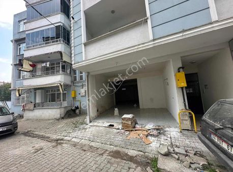 Öz-emmax Gayrimenkulden Şehir Merkezinde Satılık 60 M2 Dükkan