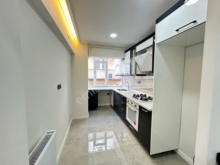 Taner'den Sokullu'da 3+1 Orta Kat Park Manzaralı Çift Banyolu