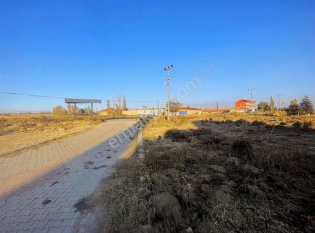 Kulaç Emlaktan Satılık Ana Yola Sıfır Çift Cepheli Arsa