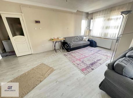 Heykele 200 Metre, Ulucami Karşısında